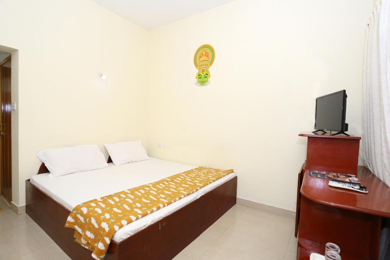 Hotel Spot On 36522 Karthika Plaza Varkala Exterior foto