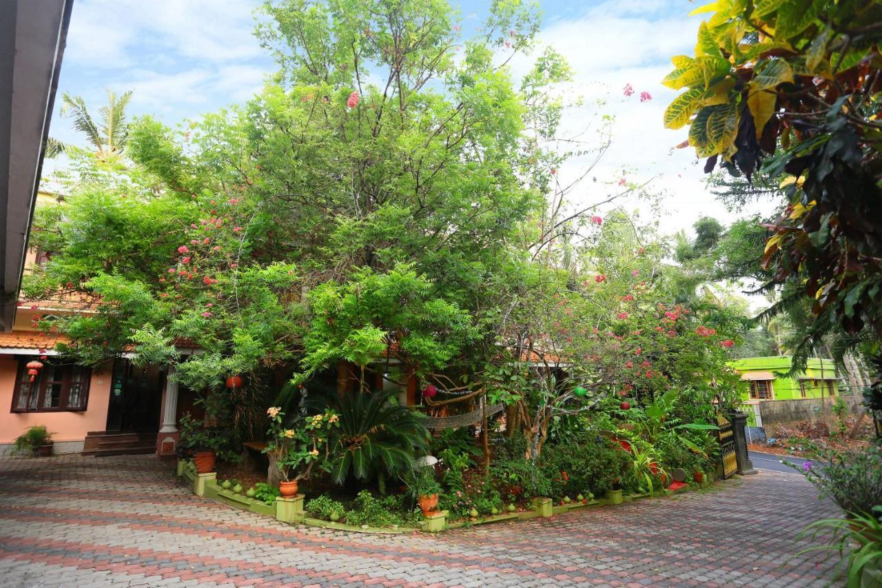 Hotel Spot On 36522 Karthika Plaza Varkala Exterior foto
